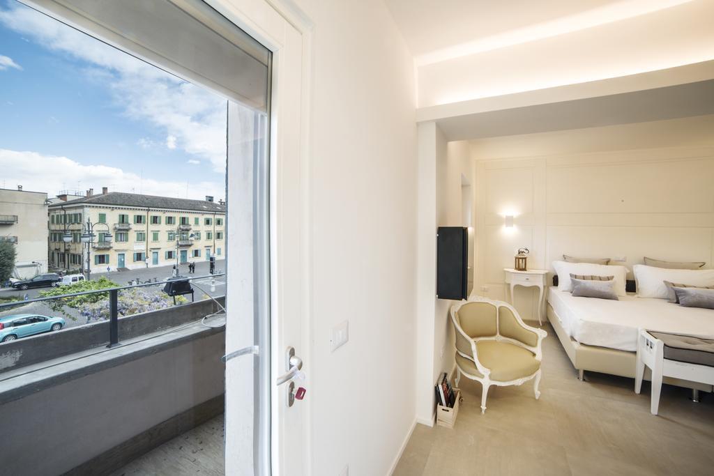Riviera Carducci Rooms Peschiera del Garda Exterior foto