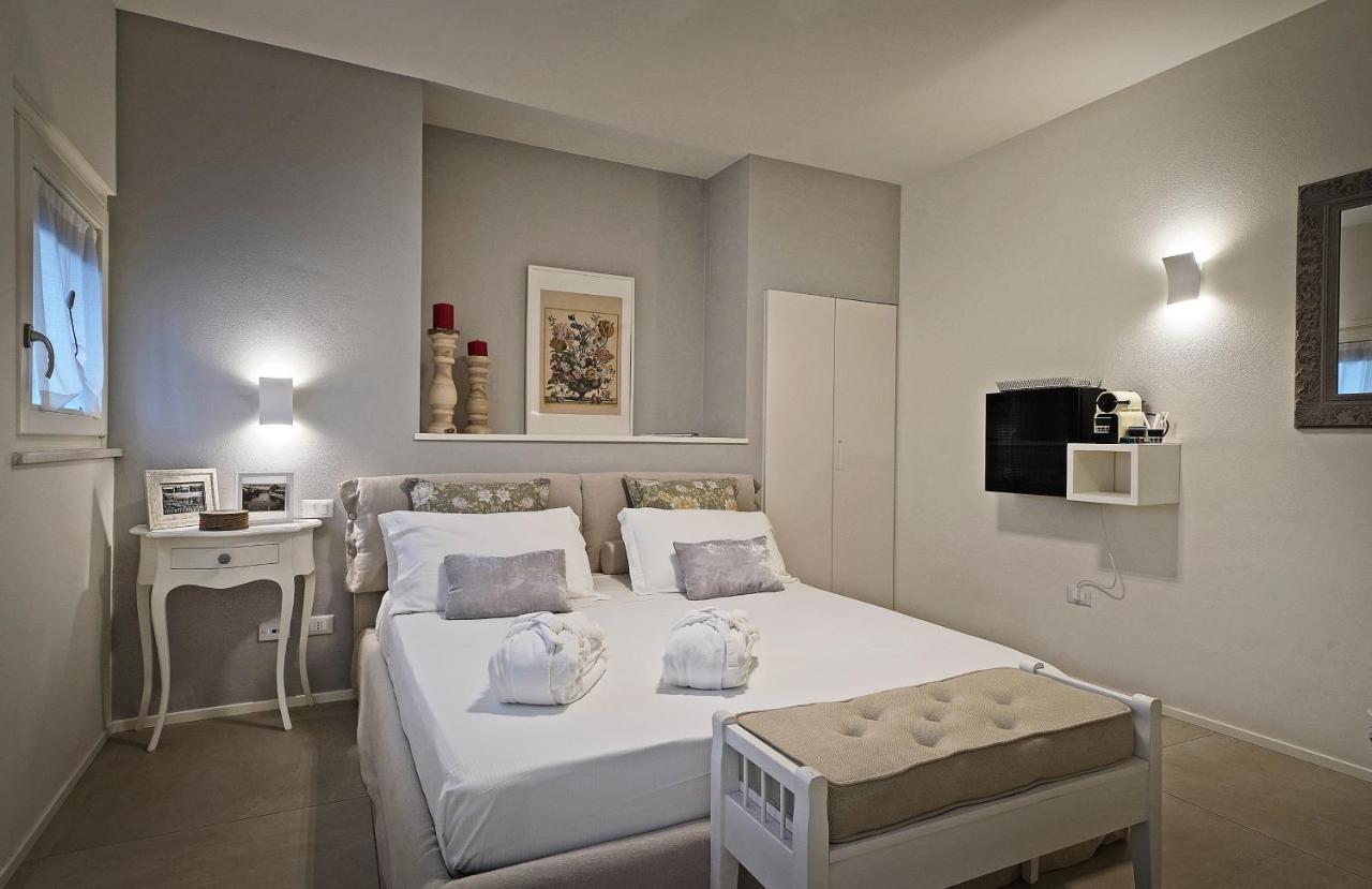Riviera Carducci Rooms Peschiera del Garda Exterior foto